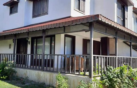 GÜZELÇAMLIDA HAVUZLU SİTEDE